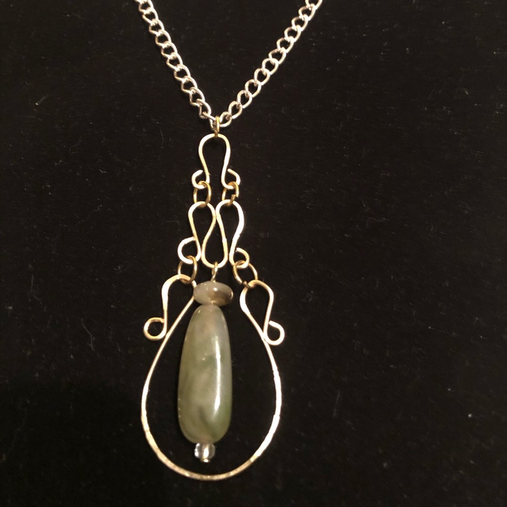 Wire necklace